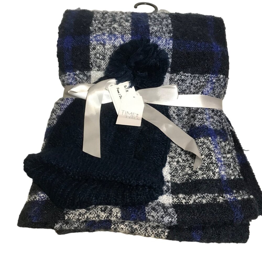 Time And Tru Womens  Black/Blue Plaid Scarf & Black Knit Pom-Pom Beanie Set